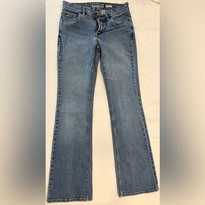 Old Navy Women's Boot-CutLow Waist Stretch Jeans in Denim Blue. Size 1 Regular